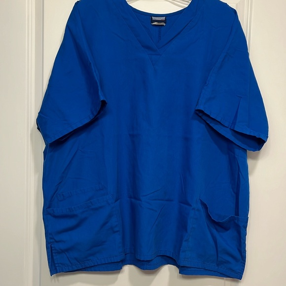 Scrub Top - Picture 1 of 6